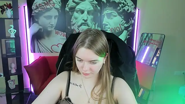 Snapshot of LisaMitchell chatting on November 2025 02:56:02 AM LisaMitchell online show from November 2025 02:56:02 AM