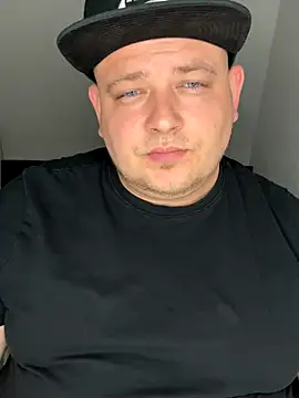 xXLustMolchXx online show from September 2025 04:21:01 PM