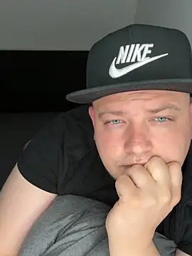 xXLustMolchXx online show from September 2025 04:23:01 PM