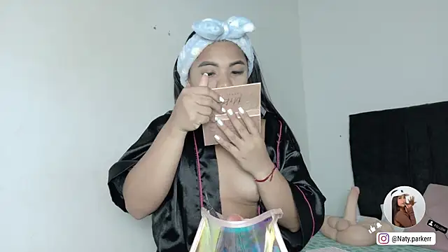 Natashaparker   online show from April 2026 09:37:02 PM