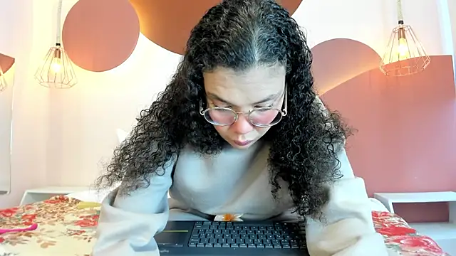 SweetStarr  online show from September 2025 12:54:01 PM