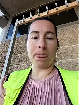 bichota85 online show from March 2026 10:53:02 AM