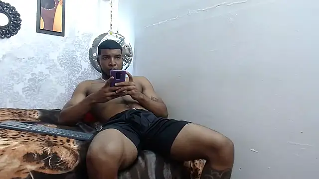 Snapshot of choco_hornyx18 chatting on October 2025 04:24:01 AM choco hornyx18 online show from October 2025 04:24:01 AM