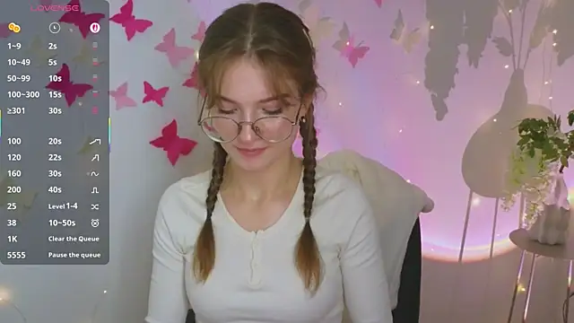 Snapshot of Katyaa_Lover chatting on October 2025 04:20:02 PM Katyaa Lover online show from October 2025 04:20:02 PM