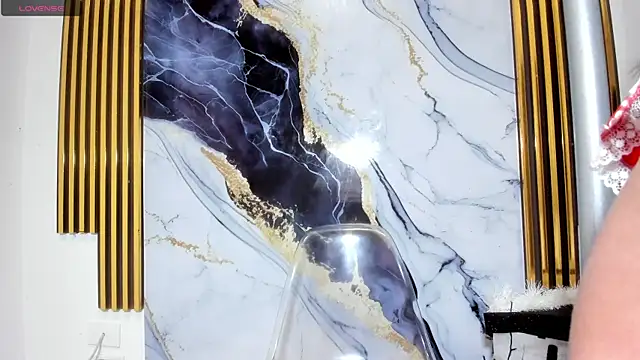 brittanyy20 online show from April 2026 08:41:01 AM