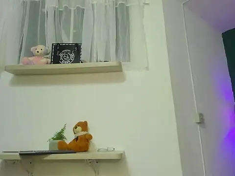 Snapshot of prettygirl691 chatting on October 2025 05:17:01 AM prettygirl691 online show from October 2025 05:17:01 AM