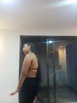 Violet and Paul online show from November 2025 01:48:02 AM