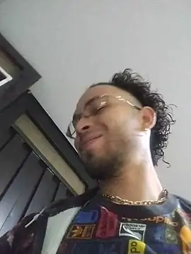 Violet and Paul online show from November 2025 04:01:02 AM