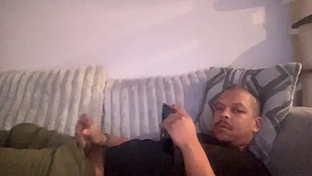 Snapshot of caramelizedzeus chatting on November 2025 12:05:01 PM caramelizedzeus online show from November 2025 12:05:01 PM