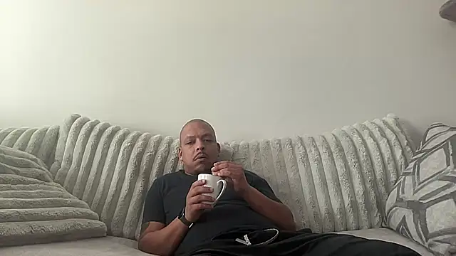 caramelizedzeus online show from November 2025 03:45:01 PM