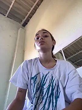 Snapshot of loirinhaaa chatting on October 2025 03:42:01 PM loirinhaaa online show from October 2025 03:42:01 PM