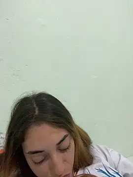 Snapshot of loirinhaaa chatting on October 2025 02:04:01 PM loirinhaaa online show from October 2025 02:04:01 PM