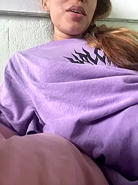 Snapshot of loirinhaaa chatting on November 2025 02:06:02 PM loirinhaaa online show from November 2025 02:06:02 PM