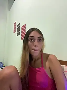 Snapshot of loirinhaaa chatting on December 2025 10:06:01 PM loirinhaaa online show from December 2025 10:06:01 PM