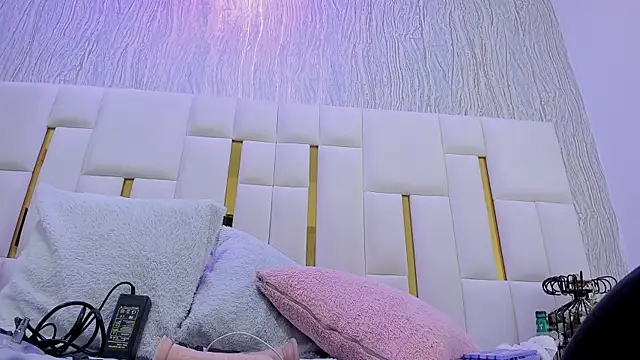 mia vy online show from June 2026 03:02:02 AM