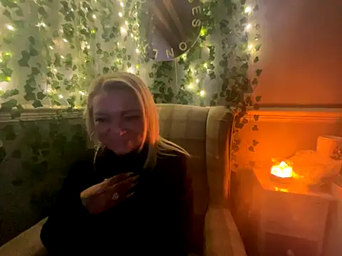 BonnyDesire online show from November 2025 04:34:02 PM