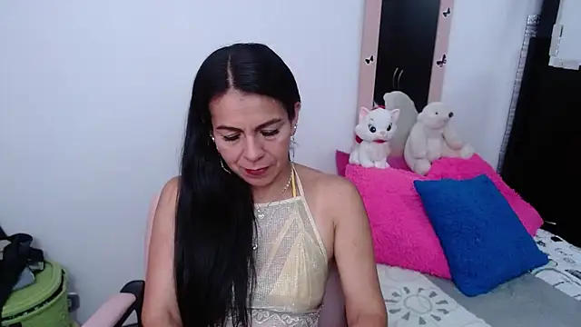 camilavargas  online show from November 2025 10:02:01 PM