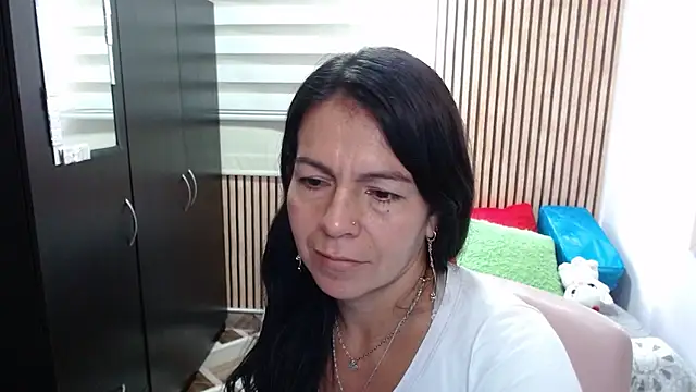 camilavargas  online show from May 2026 05:10:01 PM