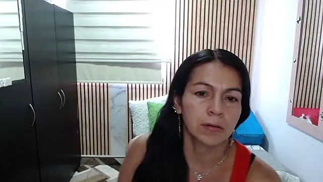 Snapshot of camilavargas_ chatting on May 2026 07:20:02 PM camilavargas online show from May 2026 07:20:02 PM
