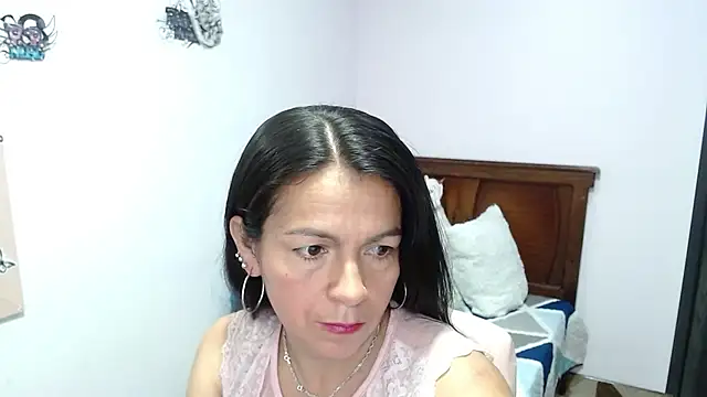 camilavargas  online show from July 2026 06:20:01 PM