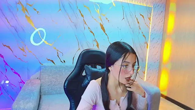 sophiadoll tf online show from September 2025 07:50:01 PM