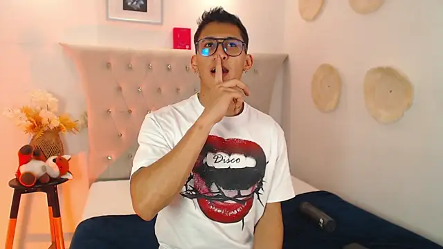 SalvadorFit online show from October 2025 08:27:02 PM