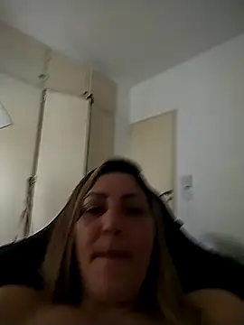 Snapshot of Lunita86 chatting on December 2025 02:21:01 PM Lunita86 online show from December 2025 02:21:01 PM