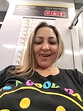 Snapshot of Lunita86 chatting on January 2026 01:20:02 AM Lunita86 online show from January 2026 01:20:02 AM