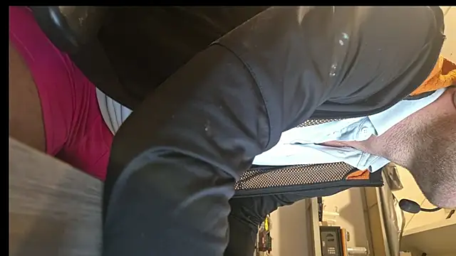 monty19cm online show from April 2026 06:01:01 PM