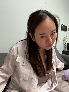 Kayla-love online show from April 2026 04:35:01 PM