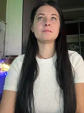 cutie modest  online show from November 2025 09:06:01 PM