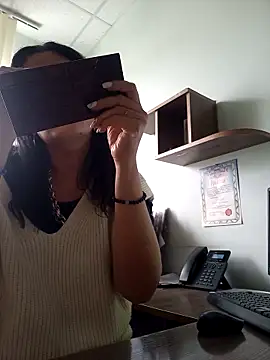 Snapshot of ValeriaLove43211 chatting on September 2025 07:57:01 AM ValeriaLove43211 online show from September 2025 07:57:01 AM