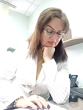 Snapshot of ValeriaLove43211 chatting on November 2025 12:37:01 PM ValeriaLove43211 online show from November 2025 12:37:01 PM