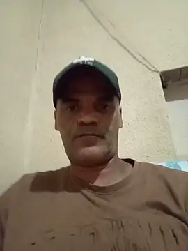 Snapshot of JeffersonRay chatting on May 2026 11:28:02 AM JeffersonRay online show from May 2026 11:28:02 AM