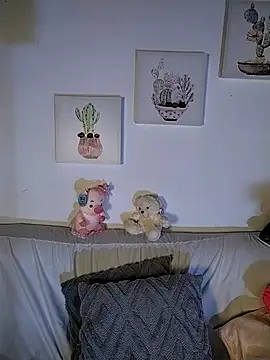 Snapshot of Suzanelee1 chatting on October 2025 09:24:01 PM Suzanelee1 online show from October 2025 09:24:01 PM