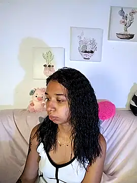 Snapshot of Suzanelee1 chatting on October 2025 03:09:02 PM Suzanelee1 online show from October 2025 03:09:02 PM