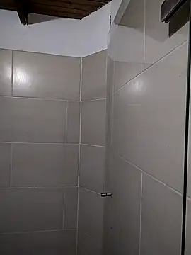 Snapshot of Suzanelee1 chatting on October 2025 01:01:01 PM Suzanelee1 online show from October 2025 01:01:01 PM