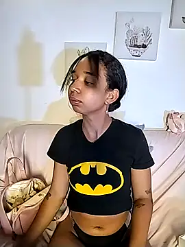 Snapshot of Suzanelee1 chatting on October 2025 01:39:01 AM Suzanelee1 online show from October 2025 01:39:01 AM