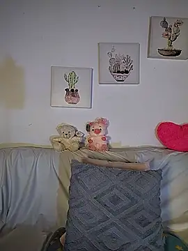 Snapshot of Suzanelee1 chatting on November 2025 07:05:02 PM Suzanelee1 online show from November 2025 07:05:02 PM