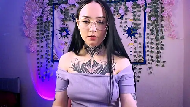 Snapshot of MollyKissy chatting on April 2026 05:51:02 AM MollyKissy online show from April 2026 05:51:02 AM