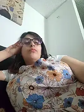 queenalexxa111 online show from March 2026 06:18:02 PM