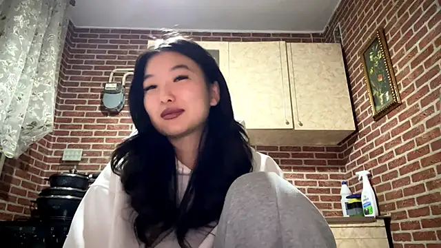 EmmaLeexth online show from February 2026 02:10:01 PM