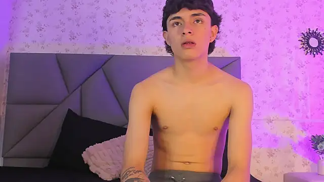 meganandtylerr19 online show from October 2025 03:42:02 AM