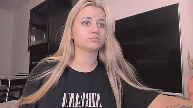 Snapshot of BarbaraSiren chatting on November 2025 12:07:02 PM BarbaraSiren online show from November 2025 12:07:02 PM