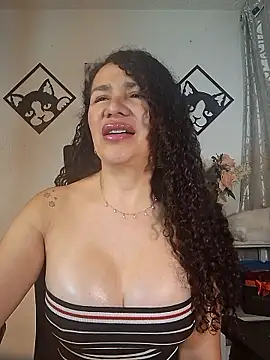 Snapshot of Lina_444 chatting on January 2026 01:42:01 AM Lina 444 online show from January 2026 01:42:01 AM