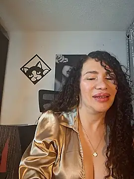 Snapshot of Lina_444 chatting on February 2026 01:43:02 AM Lina 444 online show from February 2026 01:43:02 AM