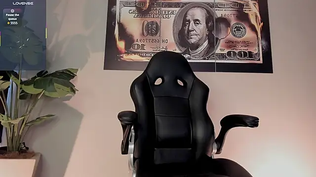 Snapshot of chrizmacgregor chatting on October 2025 09:06:01 PM chrizmacgregor online show from October 2025 09:06:01 PM