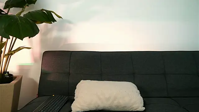 chrizmacgregor online show from July 2026 06:10:01 PM