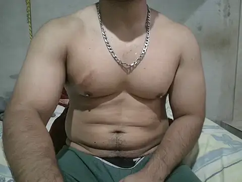 Snapshot of Alcee490 chatting on April 2026 01:00:02 AM Alcee490 online show from April 2026 01:00:02 AM