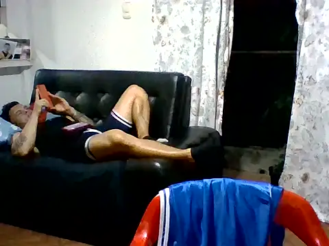 Snapshot of XavierFox1 chatting on September 2025 12:47:01 AM XavierFox1 online show from September 2025 12:47:01 AM